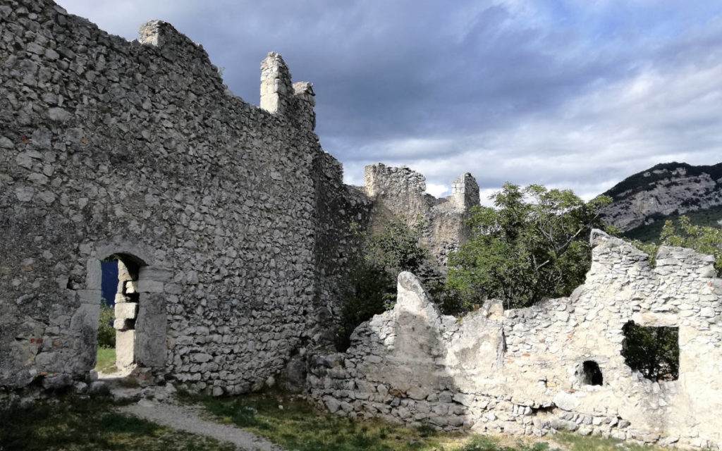 Le rovine di castel Penede